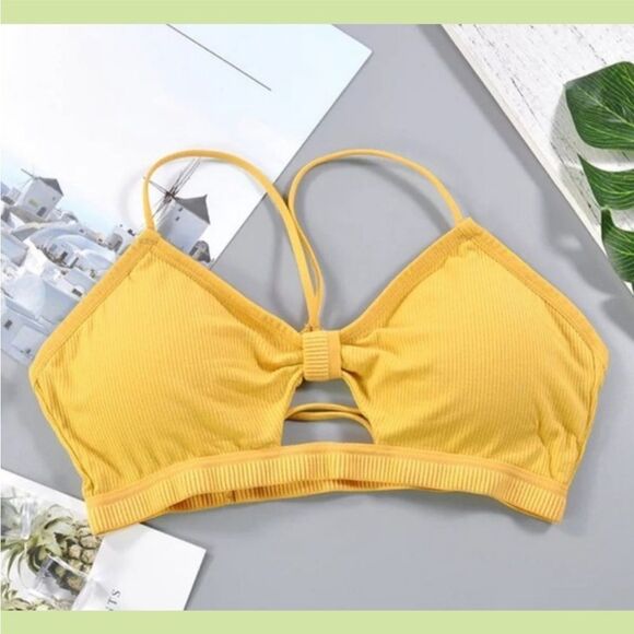 LAST ONE! 𝅺Yellow Seamless Bra Top - Picture 1 of 2
